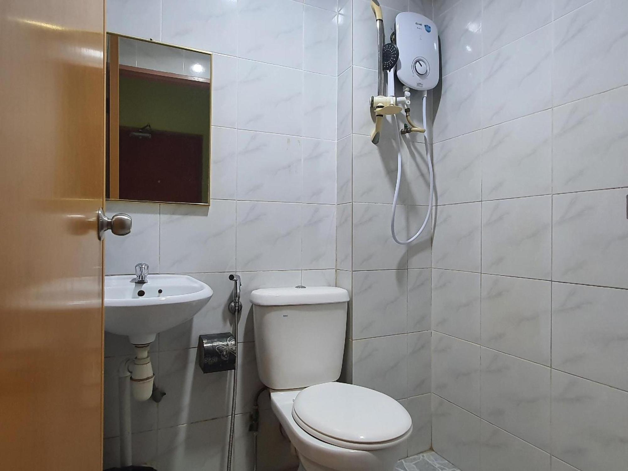 Oyo 90964 Melody 88 Inn Miri Exterior photo
